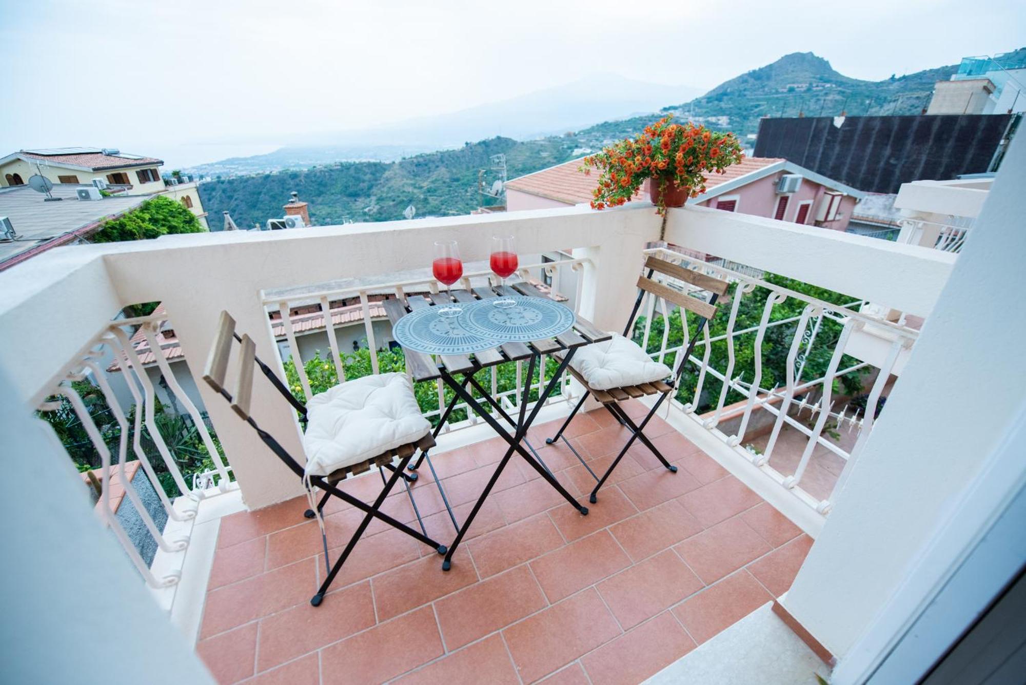 Villa Clara Suites Taormina Exterior photo